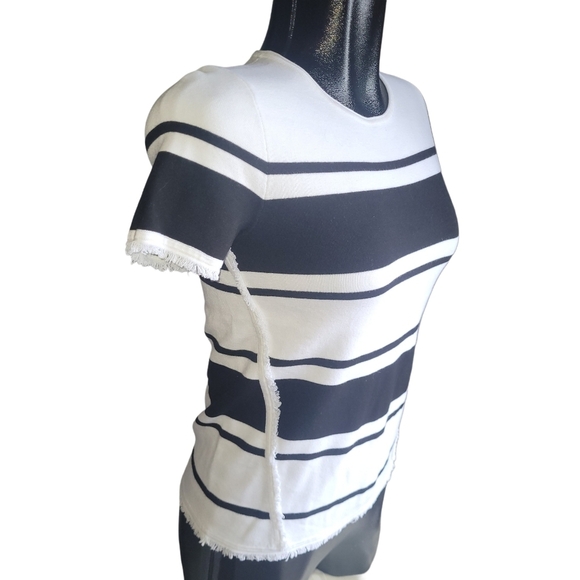 Banana Republic White and Black Striped Short Sleeve Top S - Picture 3 of 7